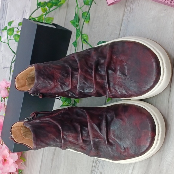 Sofft Aqua Leather Boot Shoe - Picture 3 of 9